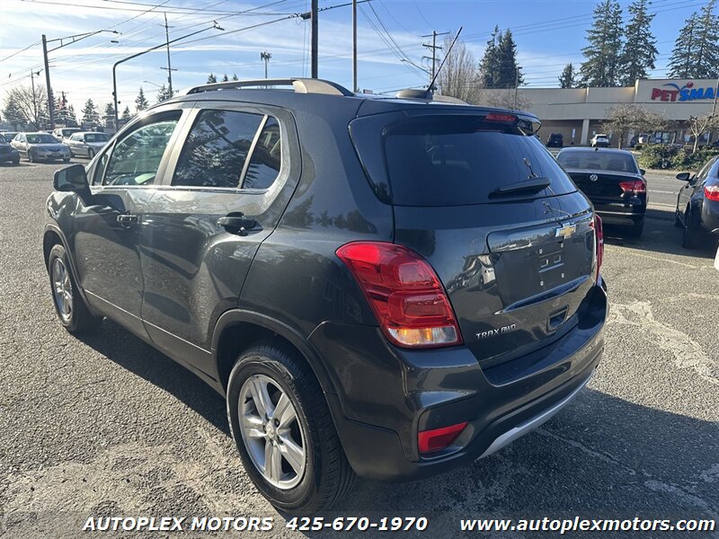 Used 2017 Chevrolet Trax LT w/ Driver Confidence Package AWD/4WD image 5