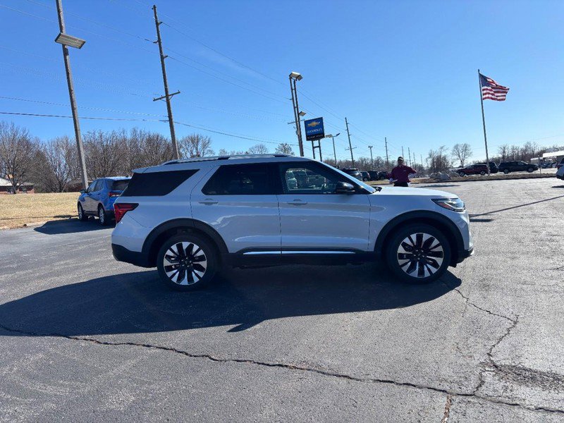 Used 2025 Ford Explorer Platinum w/ LUX Leather Package image 6