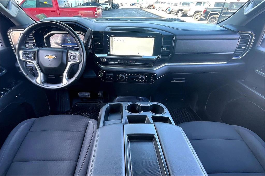 Used 2024 Chevrolet Silverado 3500 LT w/ Convenience Package image 16