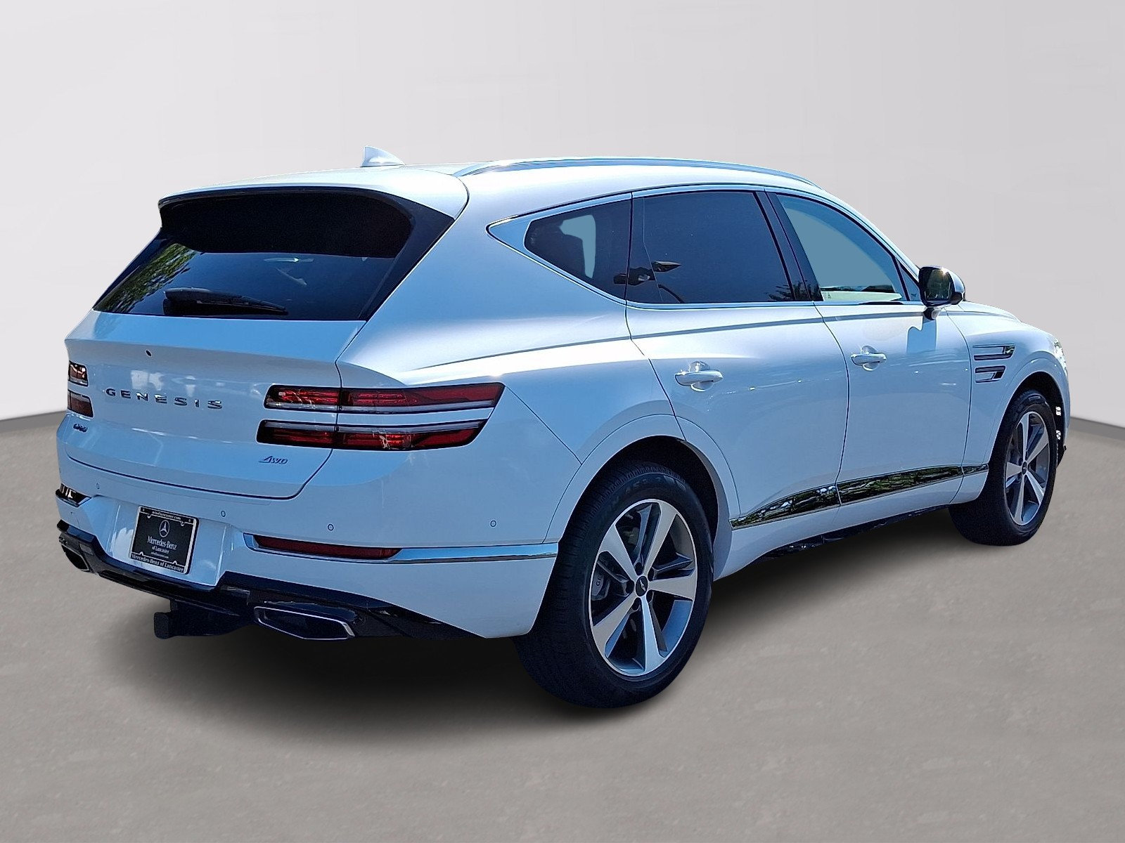 Used 2023 Genesis GV80 2.5T w/ Advanced Package AWD/4WD image 4