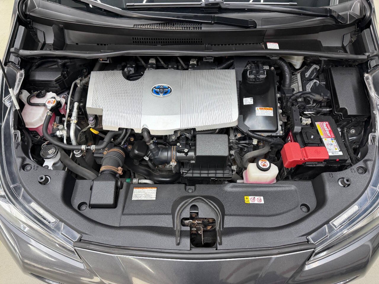 Used 2020 Toyota Prius XLE FWD image 7