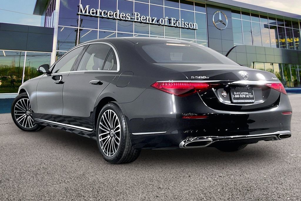Used 2023 Mercedes-Benz S 580e 4MATIC Sedan image 2