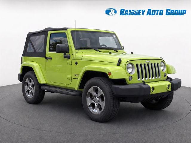 Used 2017 Jeep Wrangler Sahara w/ Connectivity Group AWD/4WD image 2