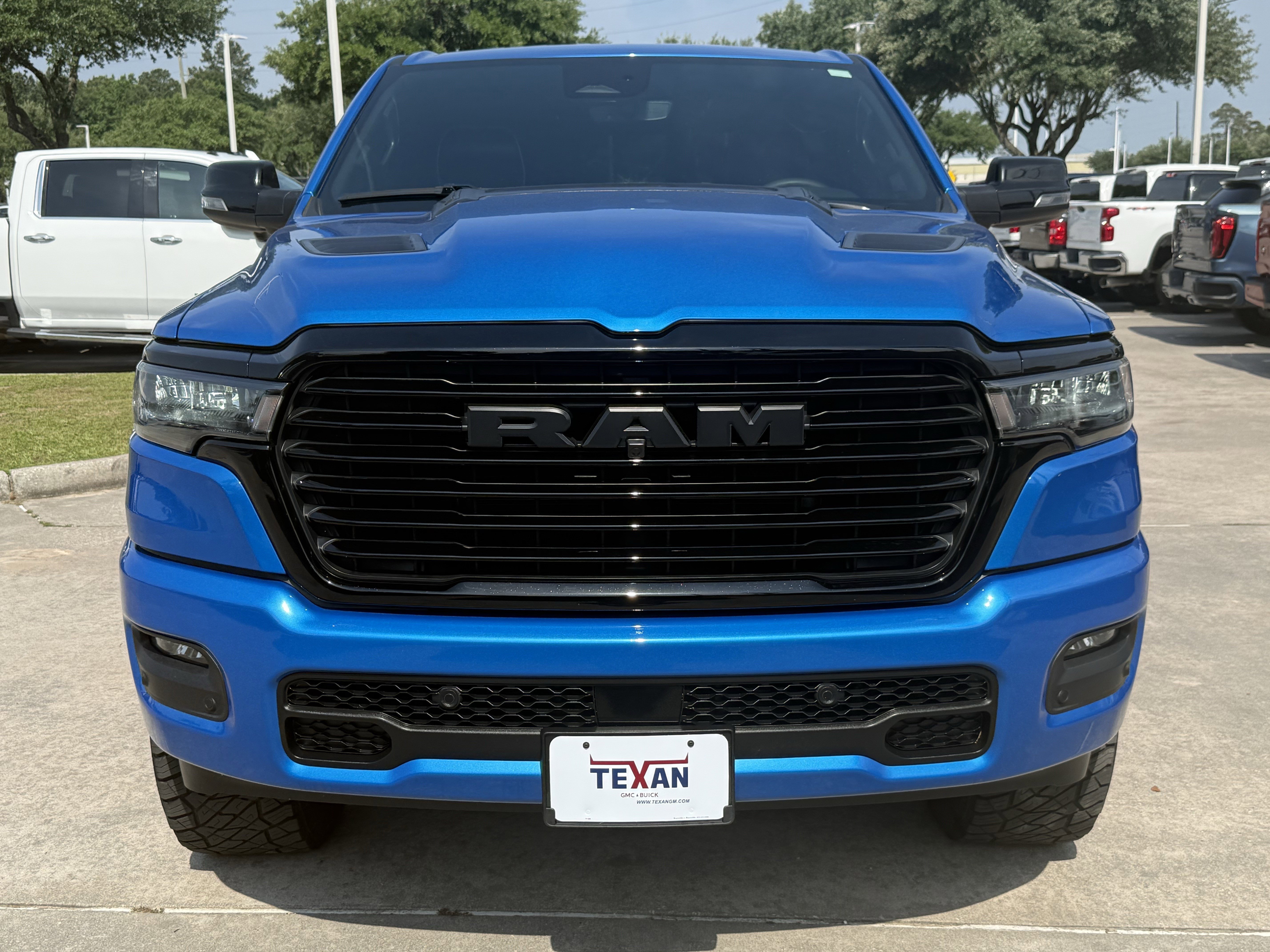 Used 2025 RAM 1500 Laramie w/ Night Edition AWD/4WD image 10