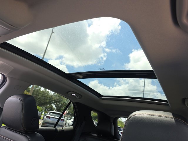 Used 2024 Chevrolet Equinox Premier FWD image 5
