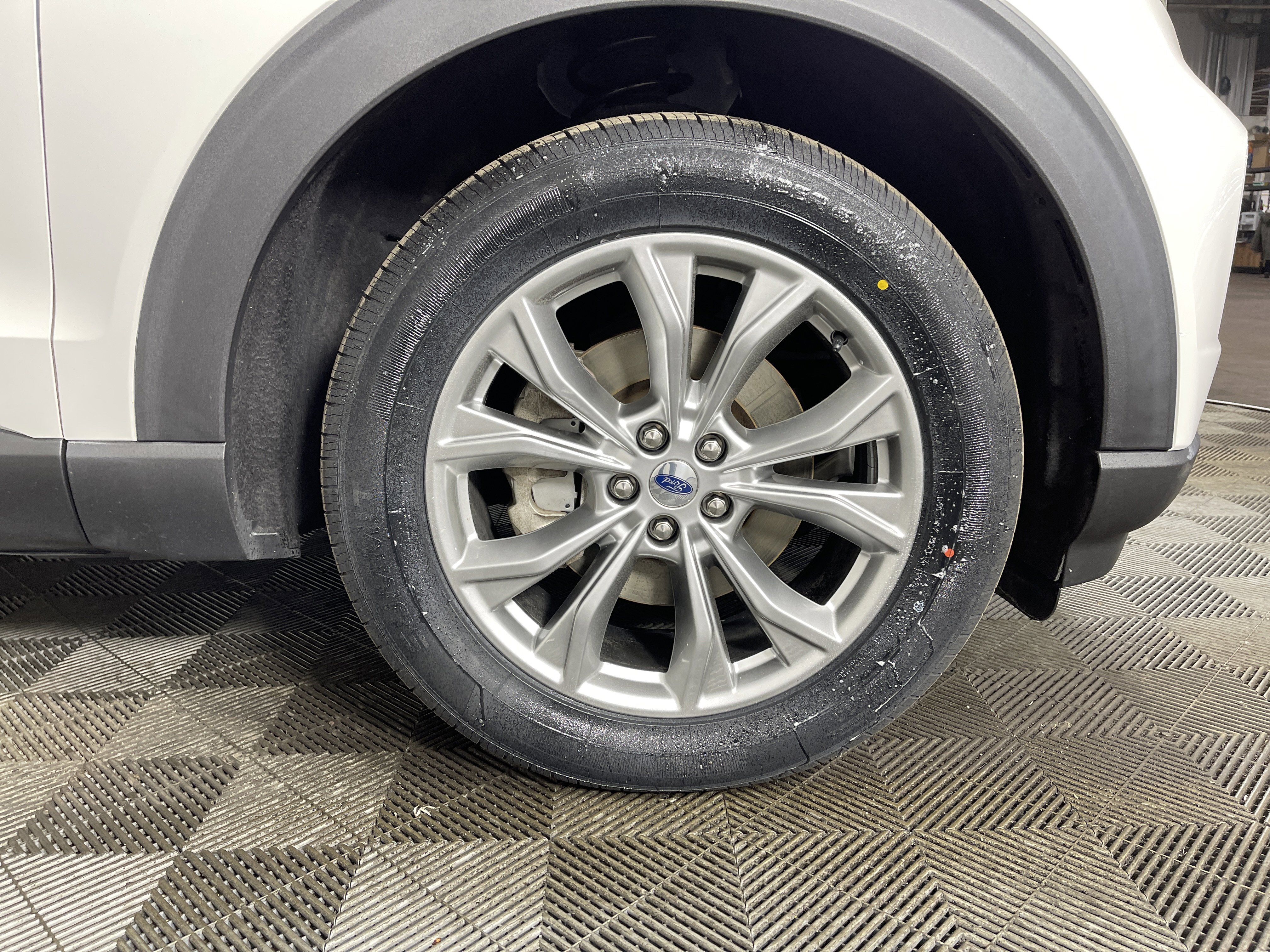 Used 2020 Ford Explorer XLT w/ Equipment Group 202A image 9