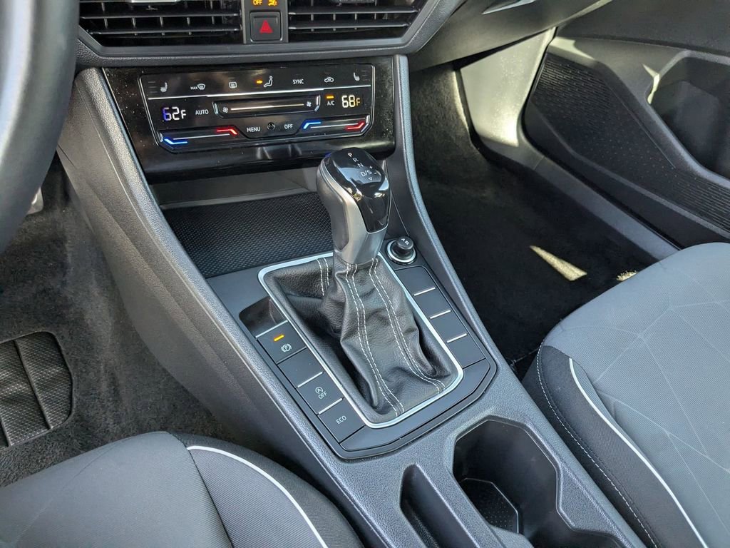 Used 2025 Volkswagen Jetta Sport image 24
