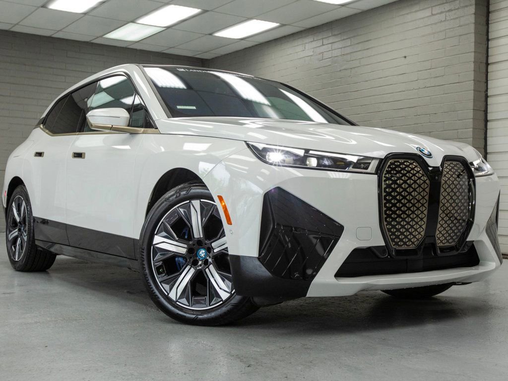 Used 2023 BMW iX xDrive50 w/ Premium Package AWD/4WD image 1