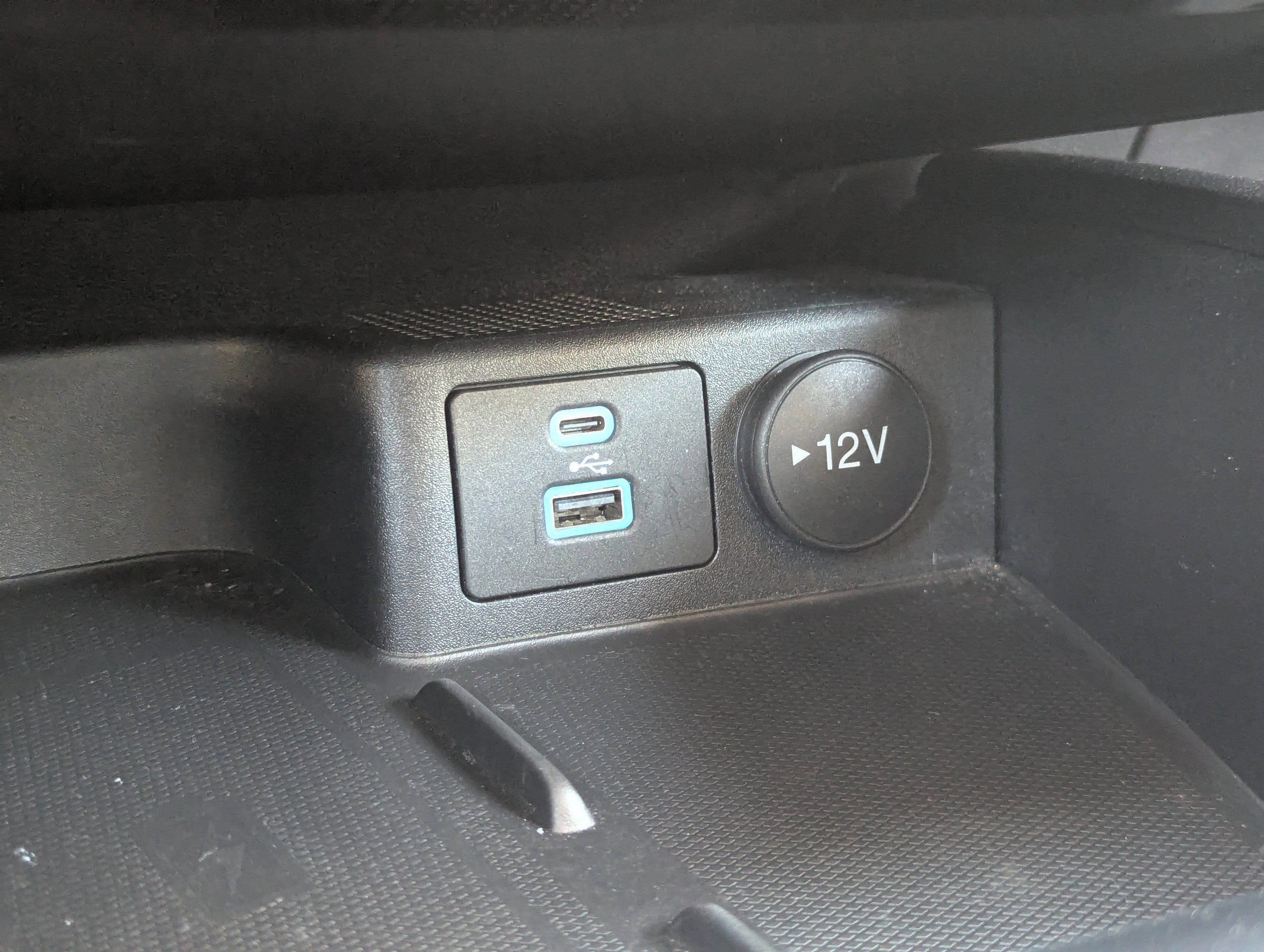 Used 2022 Ford Escape SEL w/ SEL Stealth AWD Package image 27