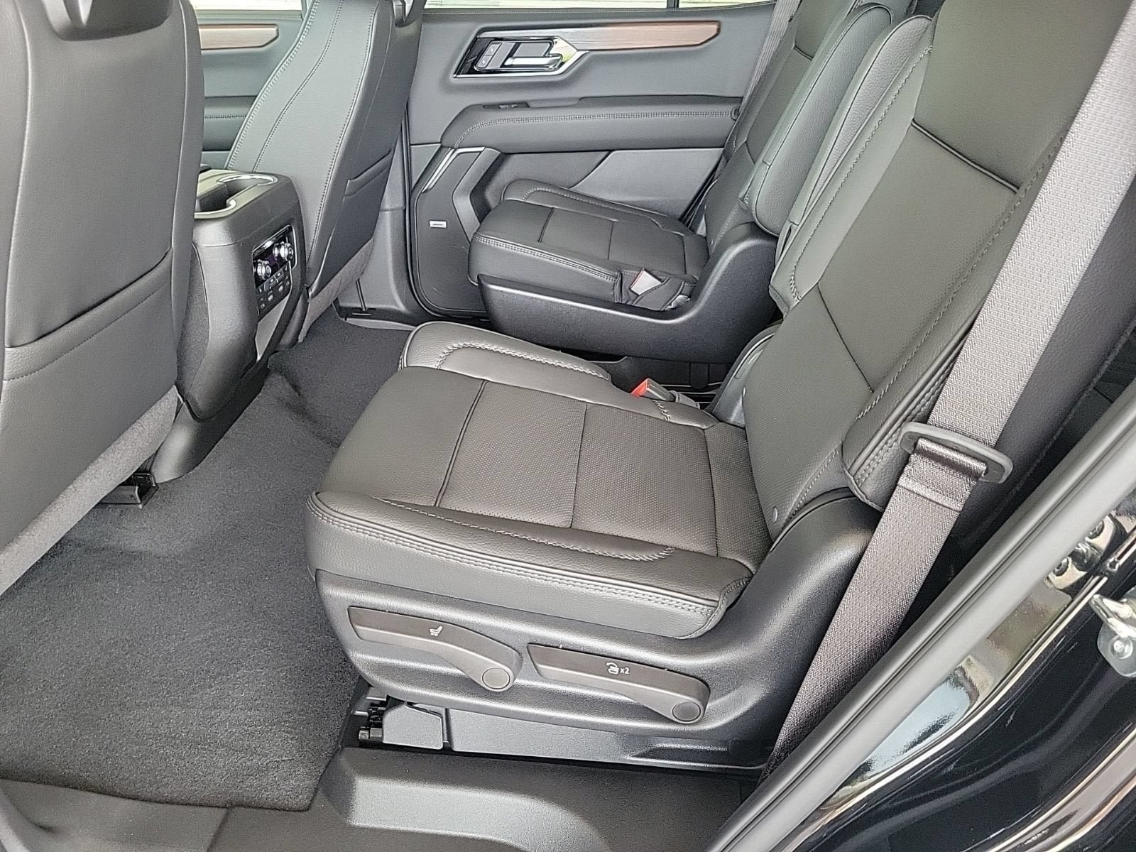 New 2026 GMC Yukon Denali w/ Advanced Technology Package AWD/4WD image 12