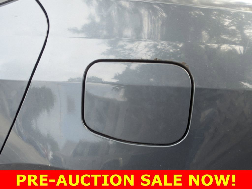 Used 2014 Toyota Corolla LE FWD image 17