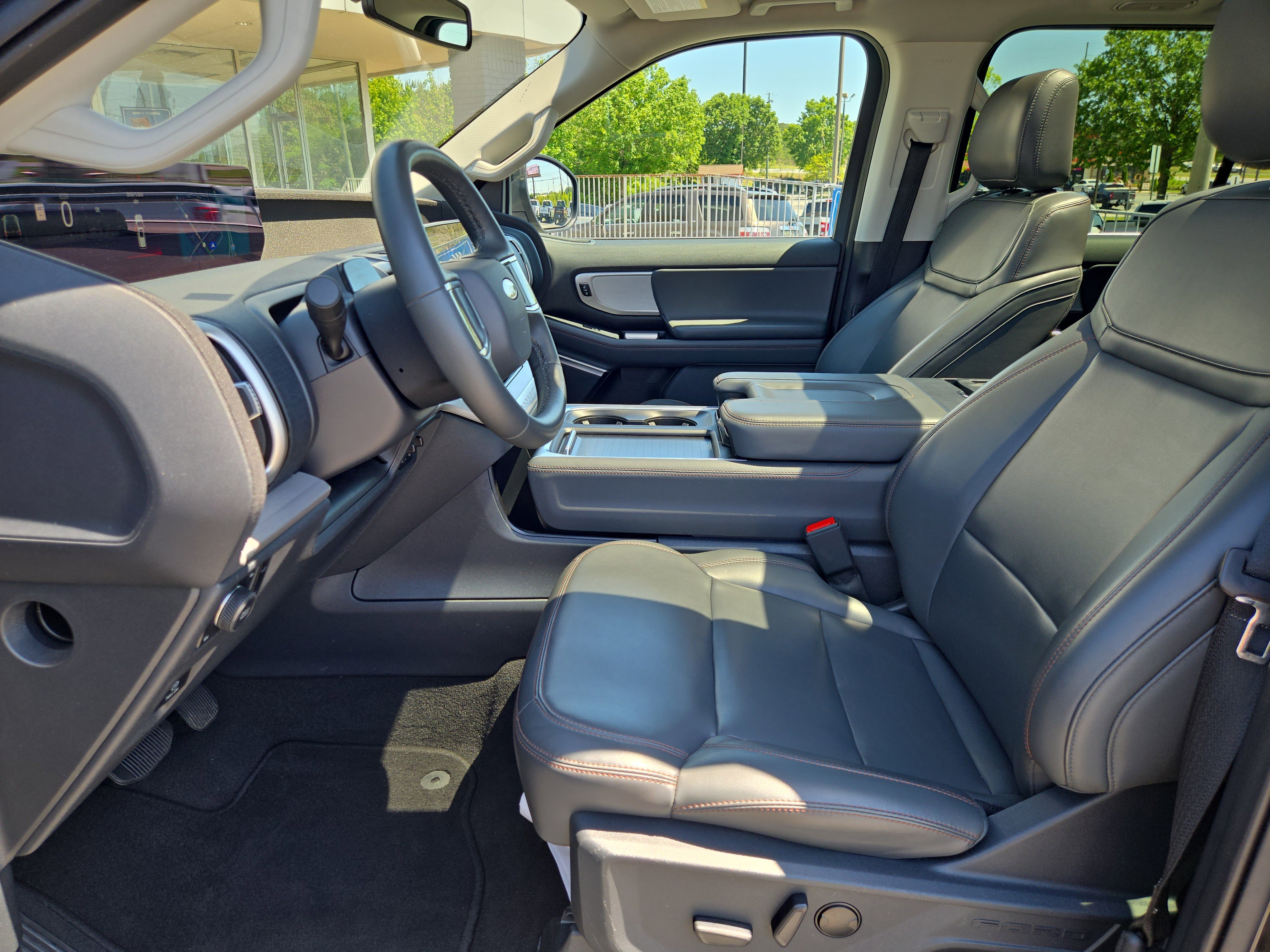 Used 2025 Ford Expedition Max Active AWD/4WD image 27
