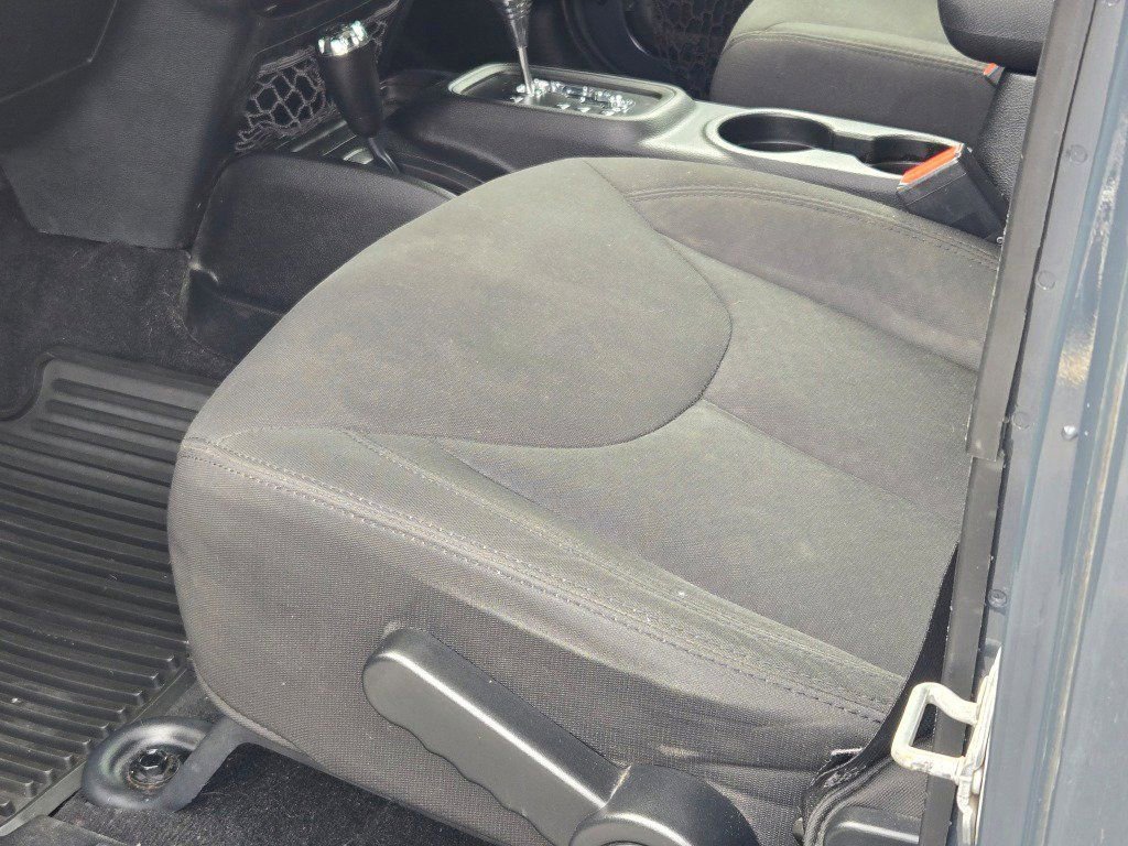 Used 2017 Jeep Wrangler Unlimited Willys image 18