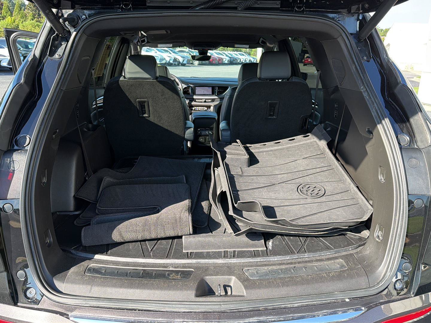 Used 2022 Buick Enclave Premium w/ LPO, Touring Package FWD image 36