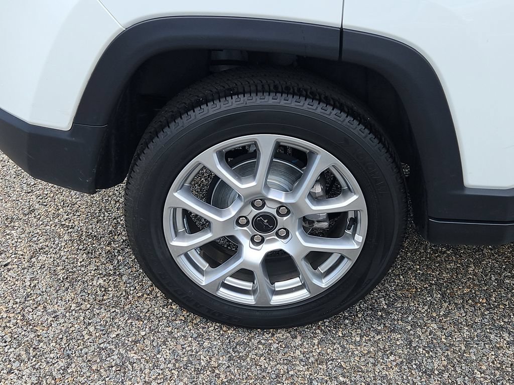Used 2025 Jeep Compass Limited AWD/4WD image 9