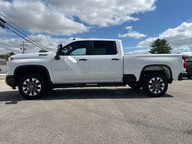 Used 2024 Chevrolet Silverado 2500 Custom w/ Z71 Off-Road Package image 12