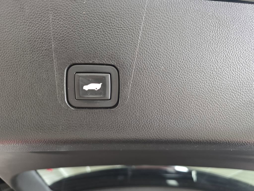 Used 2018 Chevrolet Traverse RS image 30