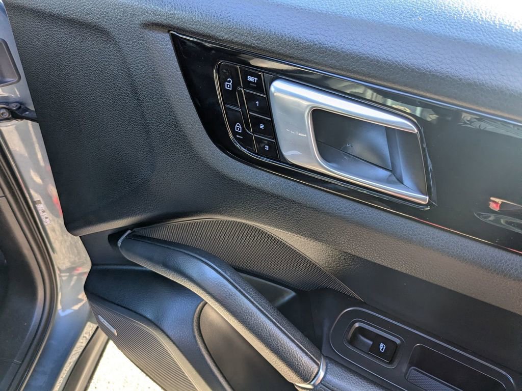 Used 2019 Porsche Cayenne image 27