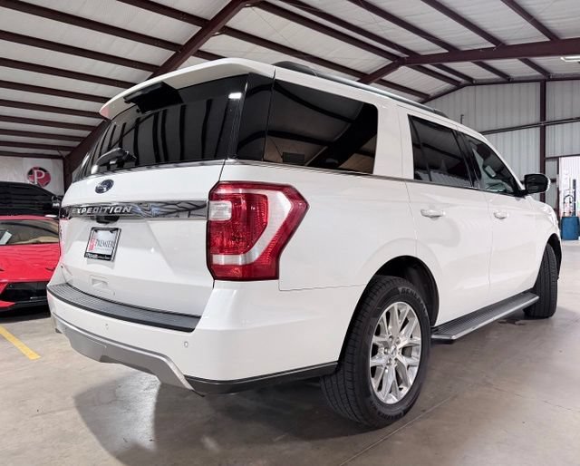 Used 2021 Ford Expedition XLT AWD/4WD image 2