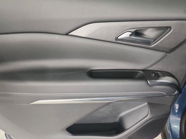 Used 2025 Chevrolet Traverse LT FWD image 29