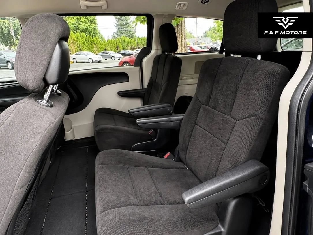 Used 2012 Dodge Grand Caravan SXT FWD image 10