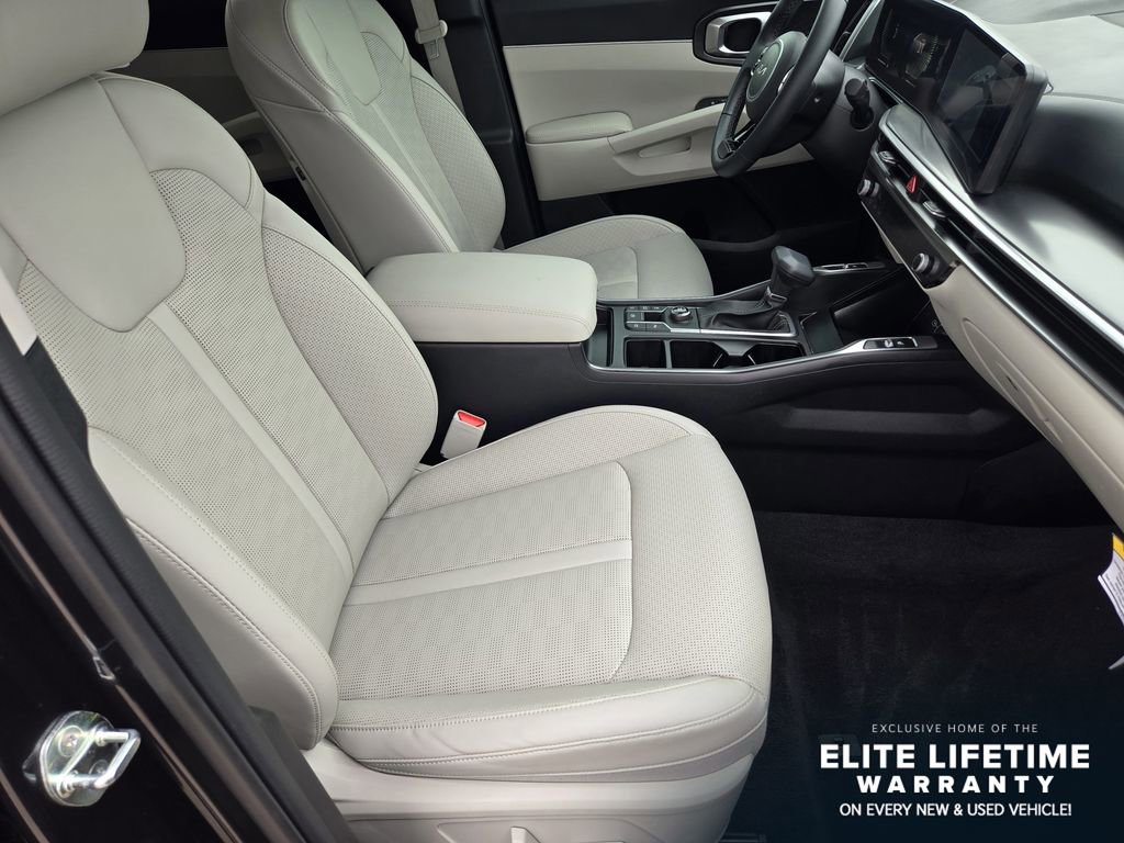 Certified 2025 Kia Sorento EX FWD image 12