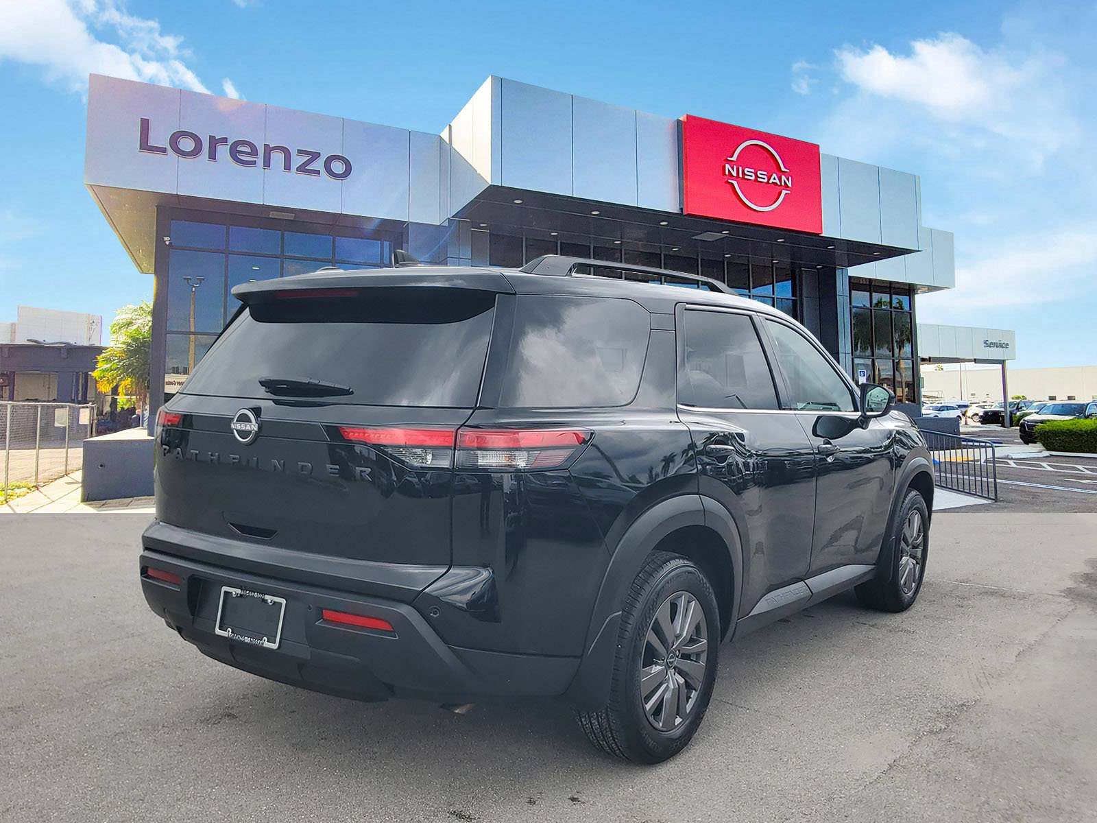 Certified 2025 Nissan Pathfinder SV w/ Black Appearance Package FWD image 5