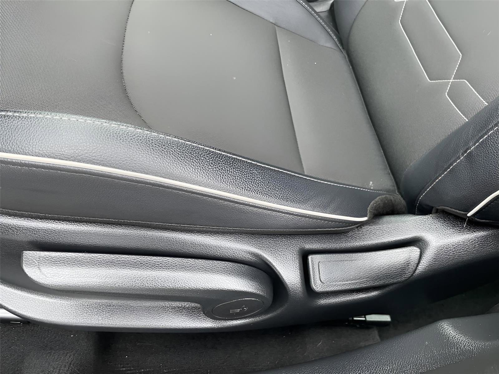 Used 2024 Kia Forte GT-Line w/ GT-Line Premium Package image 23