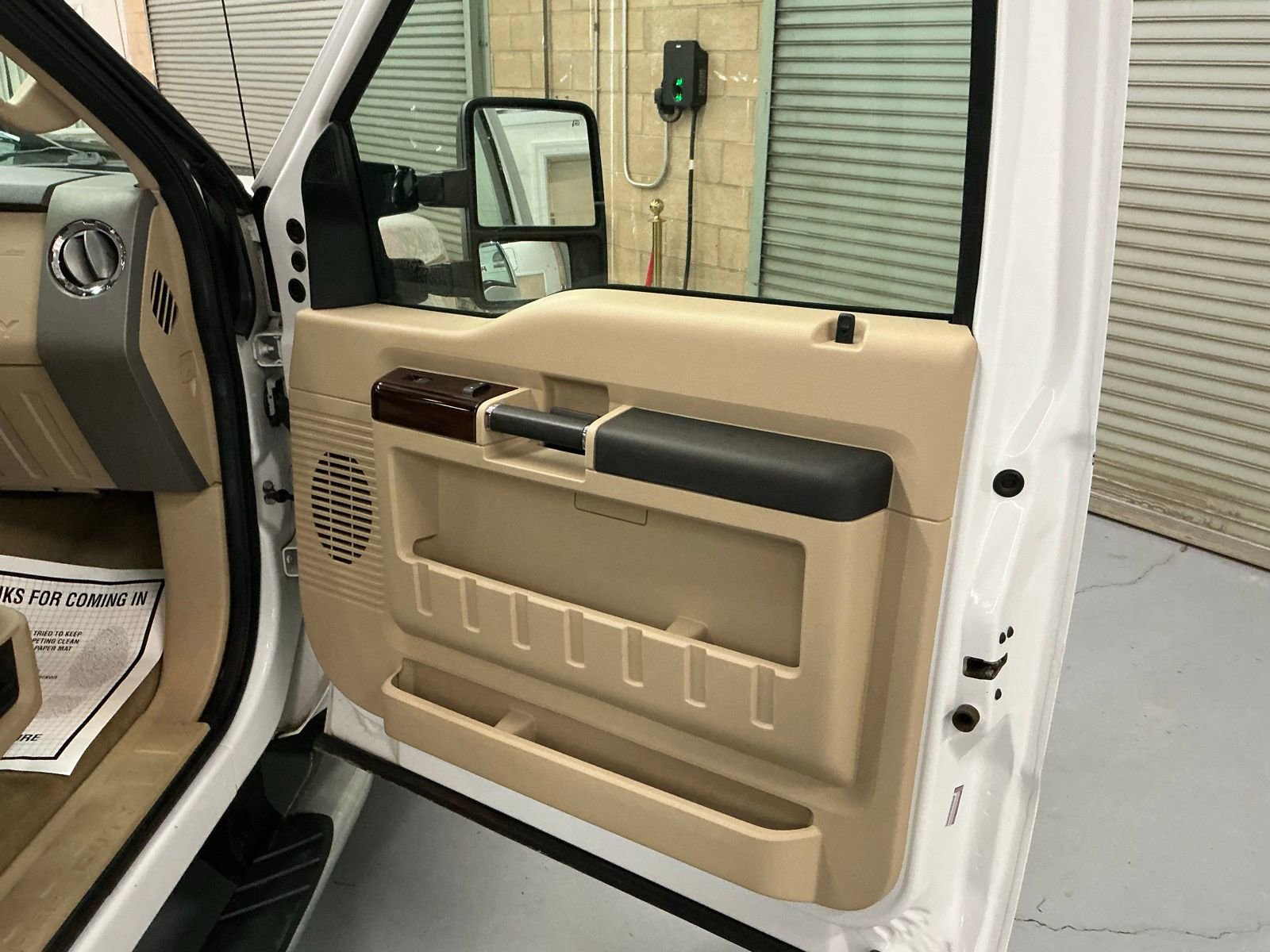 Used 2010 Ford F250 Lariat image 13