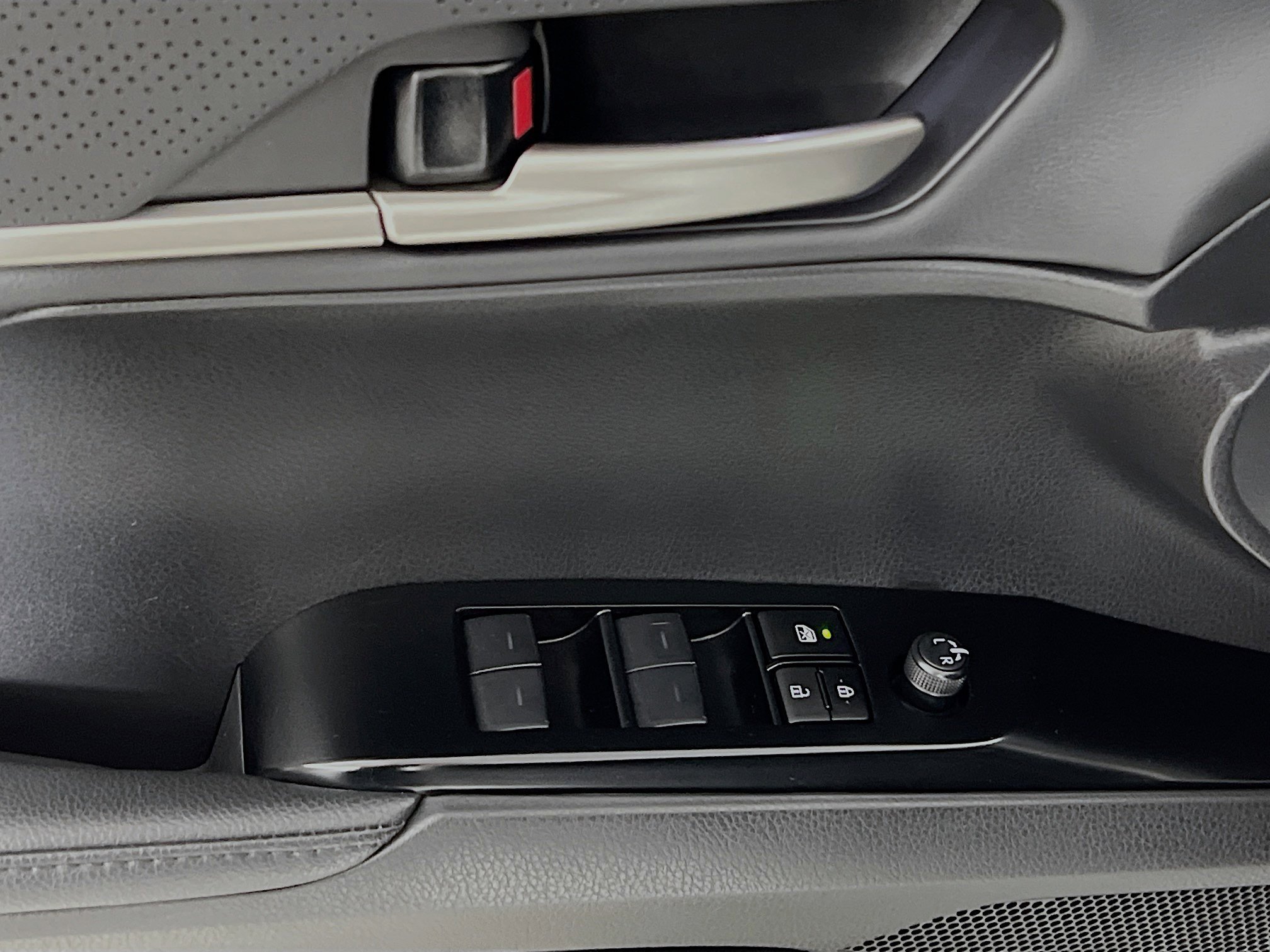 Used 2025 Toyota Camry XSE image 17