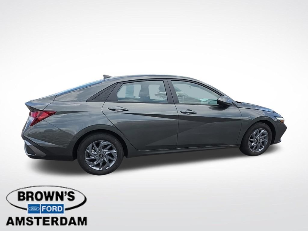 Used 2024 Hyundai Elantra SEL FWD image 7