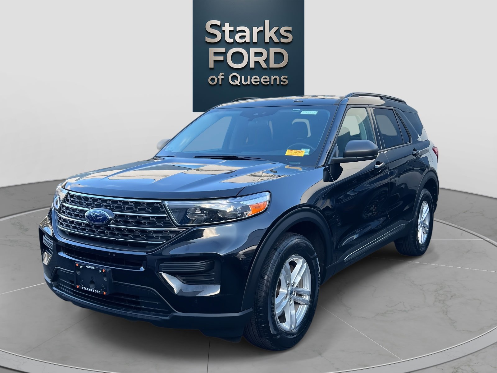 Certified 2022 Ford Explorer XLT image 3