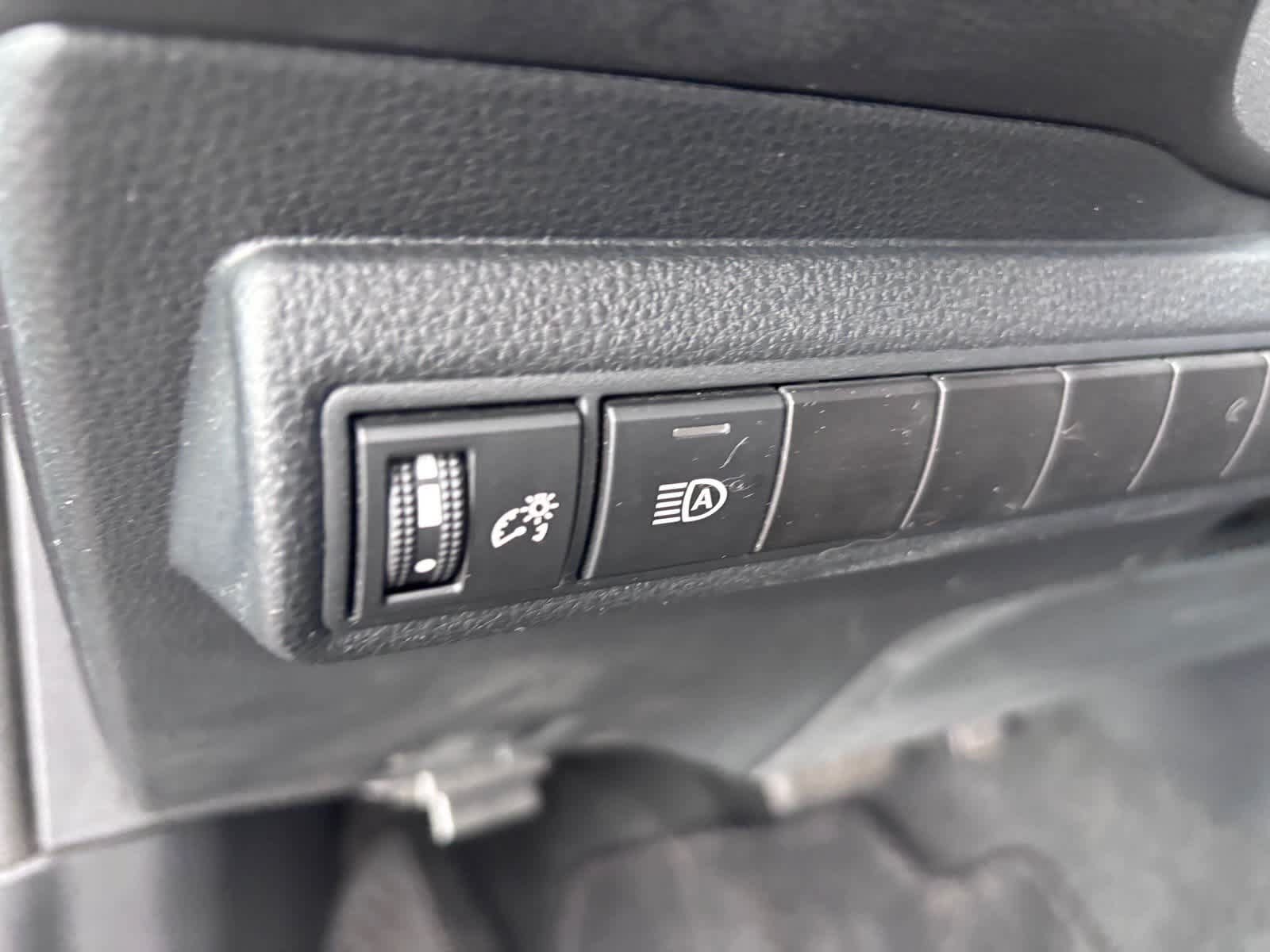 Used 2022 Toyota Corolla SE FWD image 15