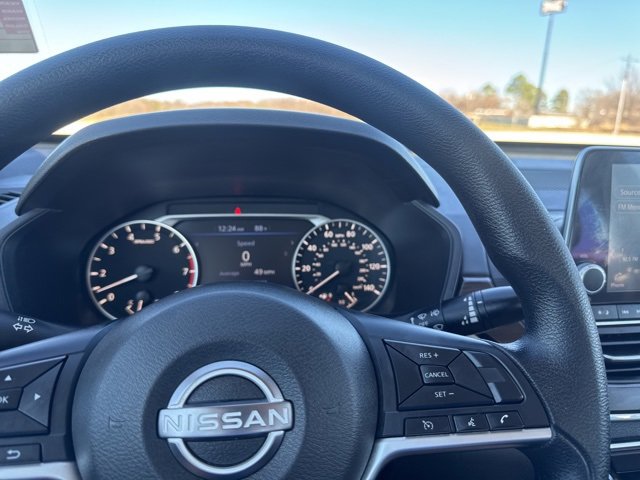 Used 2024 Nissan Altima 2.5 SV image 11