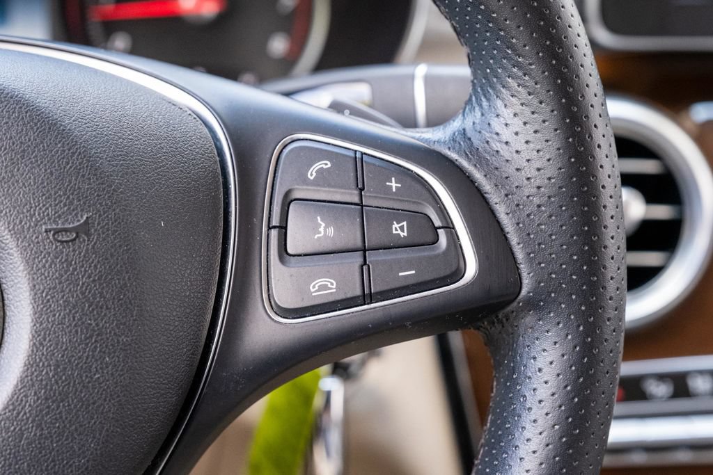 Used 2019 Mercedes-Benz GLC 300 4MATIC image 25