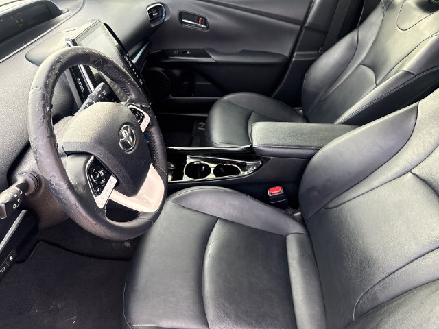 Used 2018 Toyota Prius Four Touring FWD image 17