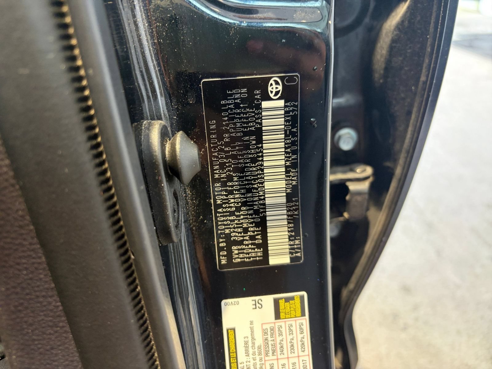Used 2025 Toyota Corolla LE FWD image 29
