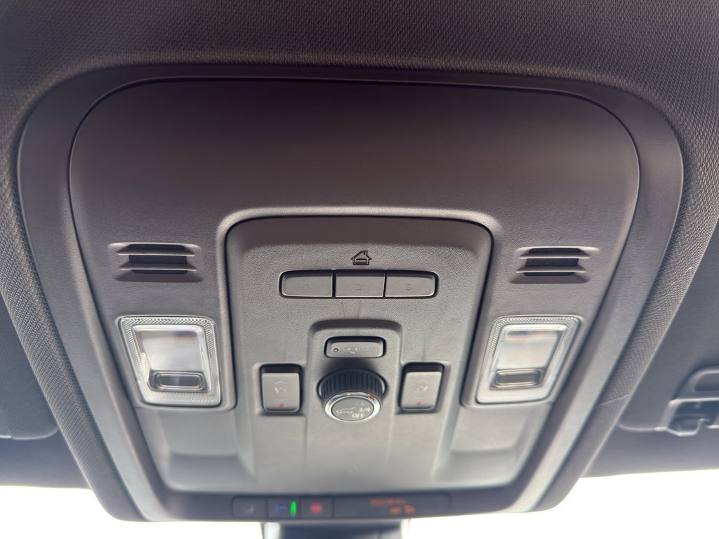 Used 2022 Chevrolet Tahoe LT w/ Luxury Package image 23