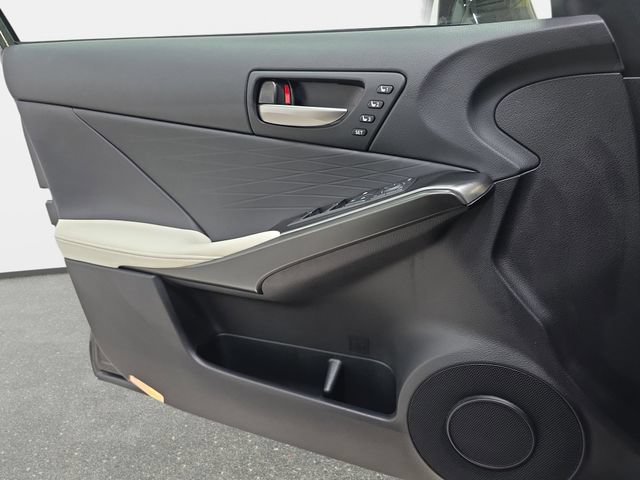 Used 2025 Lexus IS 500 RWD image 26