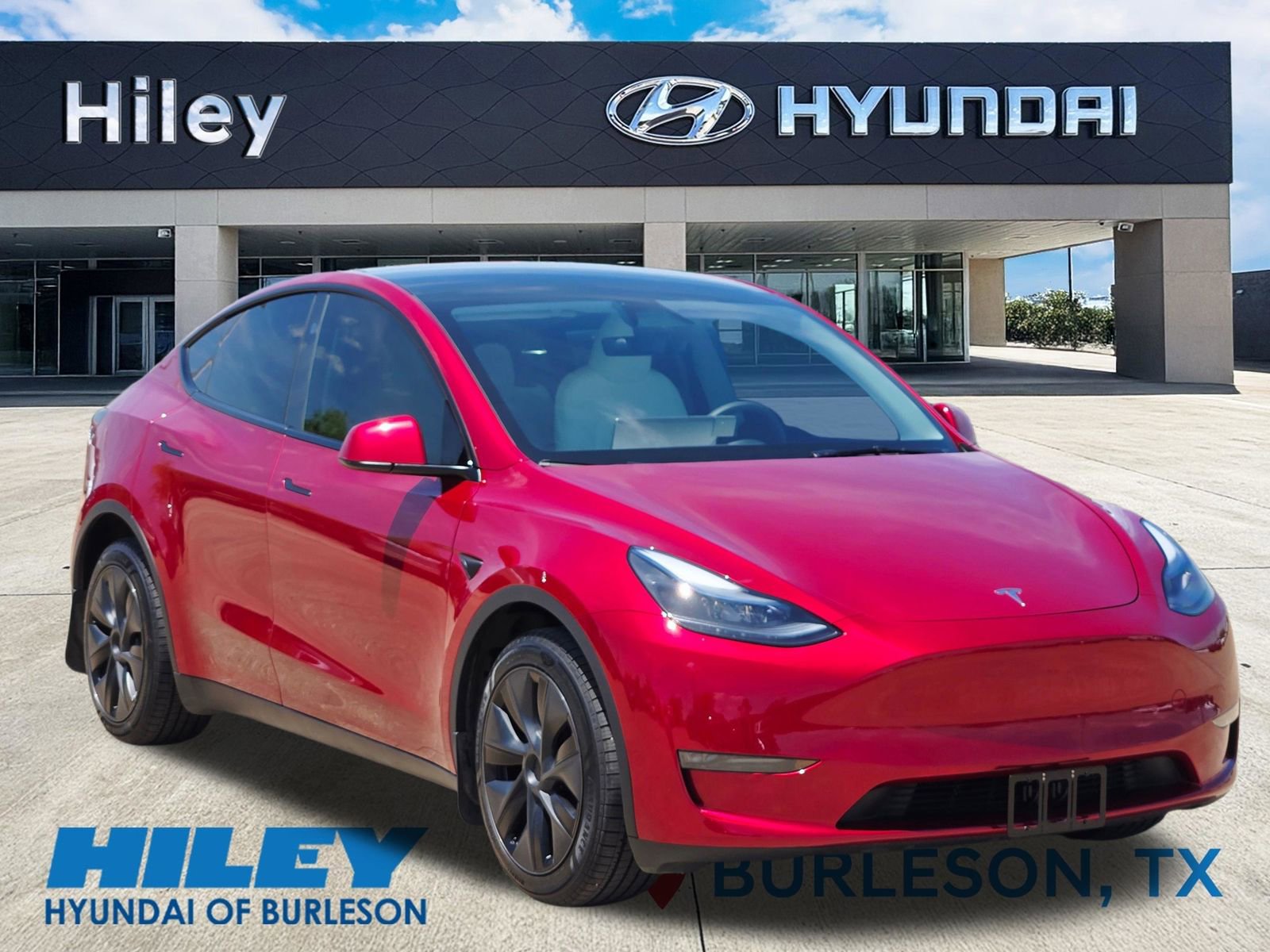Used 2025 Tesla Model Y Long Range AWD/4WD image 1