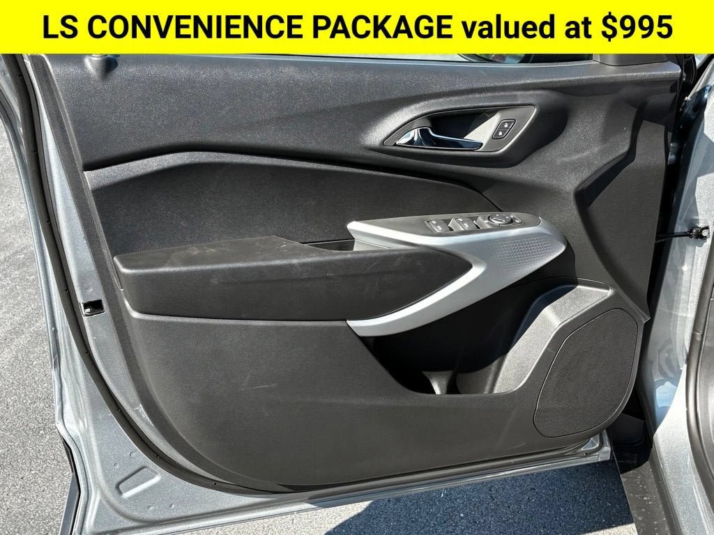 New 2026 Chevrolet Trax LS w/ LS Convenience Package FWD image 2
