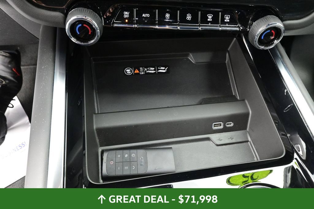 Used 2025 Chevrolet Suburban High Country AWD/4WD image 34