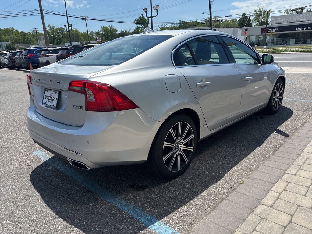 Used 2018 Volvo S60 T5 Inscription Platinum AWD/4WD image 11
