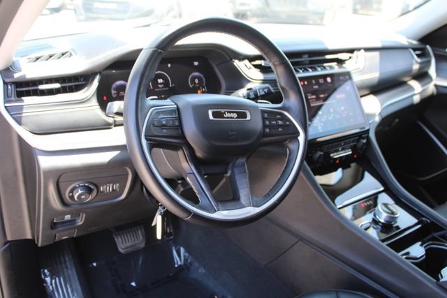 Used 2021 Jeep Grand Cherokee L Limited AWD/4WD image 16