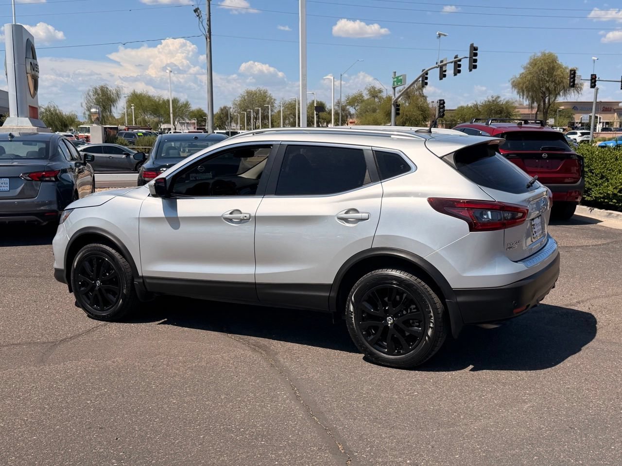 Certified 2022 Nissan Rogue Sport SV FWD image 4