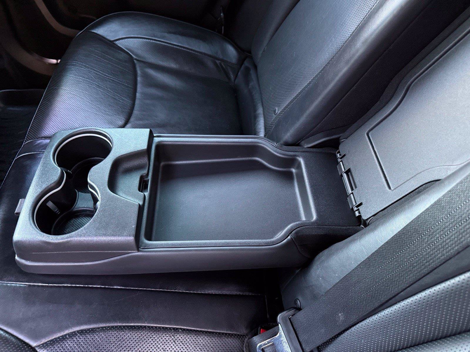 Used 2014 Chrysler 300 C RWD image 28