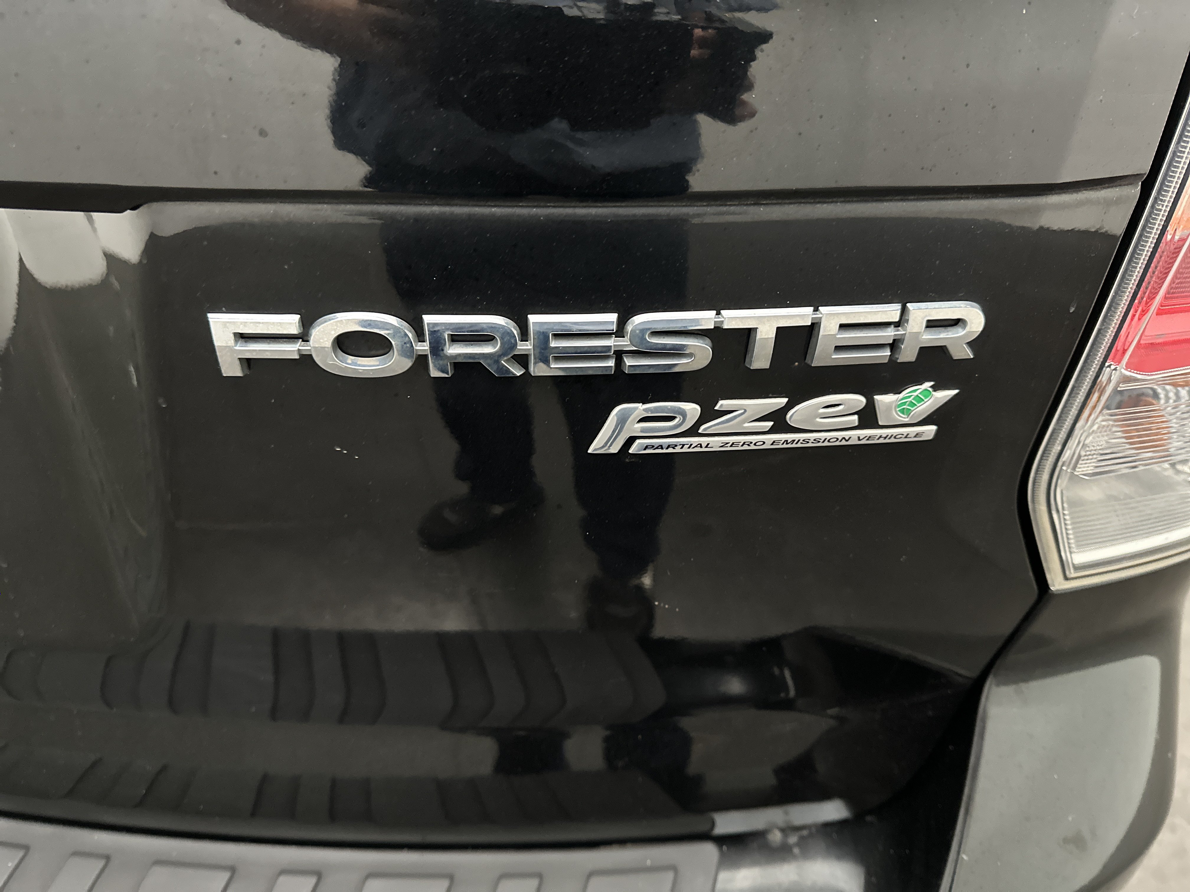 Used 2017 Subaru Forester 2.5i Premium w/ All-Weather Package AWD/4WD image 12