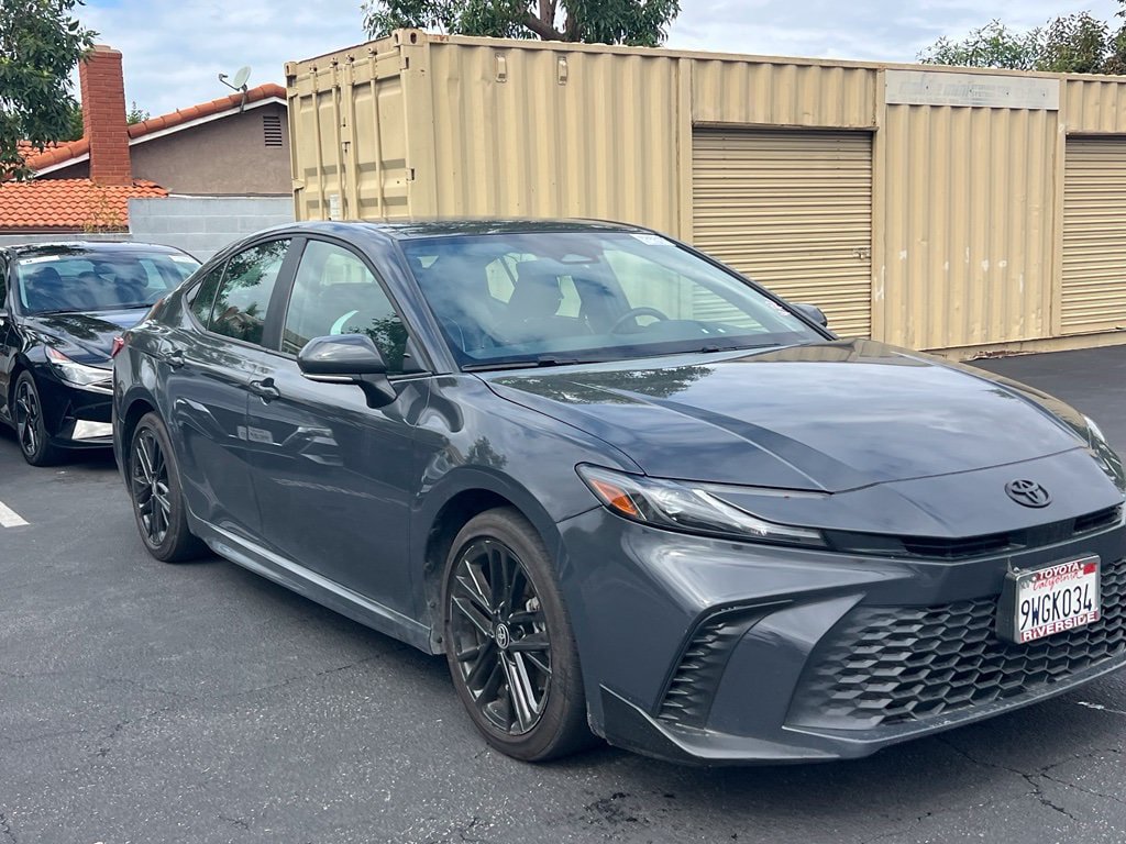 Used 2026 Toyota Camry SE w/ Convenience Package FWD image 3