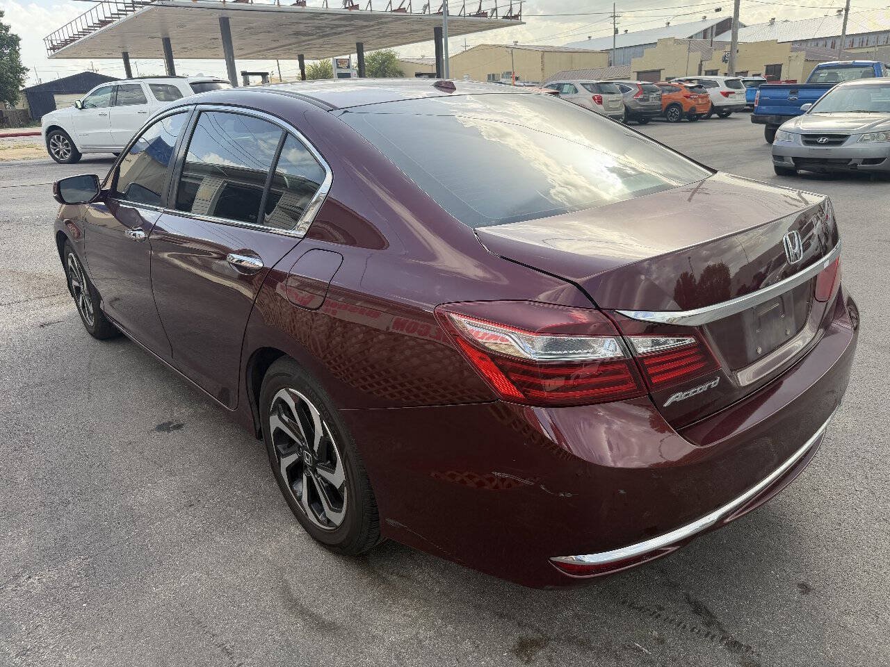 Used 2017 Honda Accord EX-L image 5