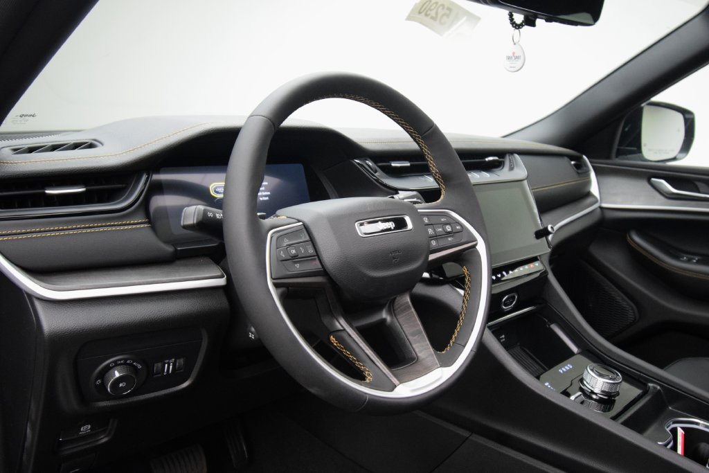 New 2026 Jeep Grand Cherokee Limited AWD/4WD image 35